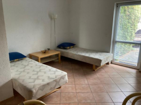2 Pension Fliegerhorst WALRUS - gutes schlichtes Ferienzimmer